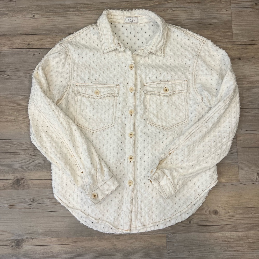 Like New, Sage The Label shirt/jacket. SIZE LARGE